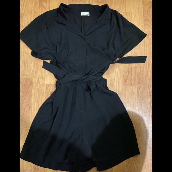 Aritzia Pants - Aritzia Kasumi romper